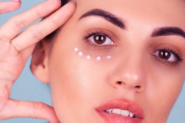 كريم ديبي وايت للهالات السوداء