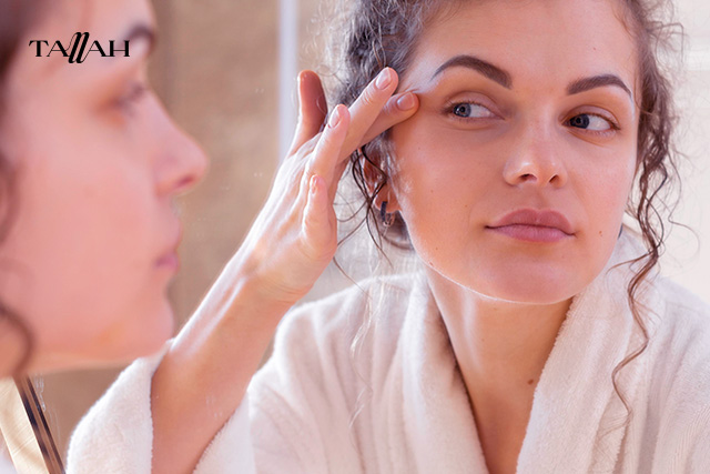 جل ديبي وايت حول العين