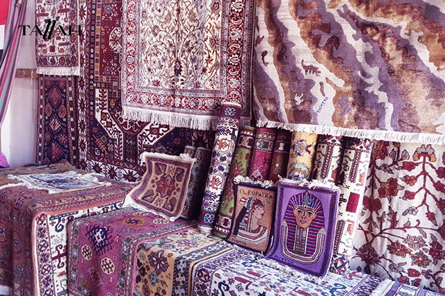 من اشهر القرى المصريه في صناعه السجاد اليدوي 