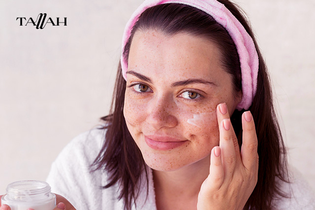 كيف أزيل قشور الوجه بعد التقشير الكيميائي