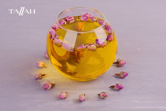 فوائد لزيت الورد للبشرة