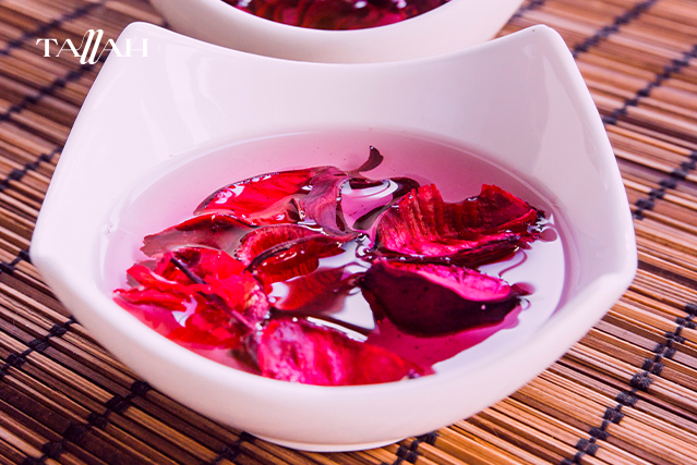 فوائد زيت الورد للمنطقة الحساسة