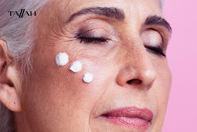 كيفية التخلص من التجاعيد بطرق طبيعية وطبية