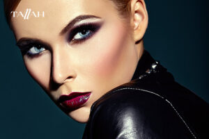 مكياج سموكي أسود وذهبي 