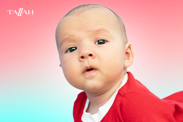 لون عيون الطفل حديث الولادة