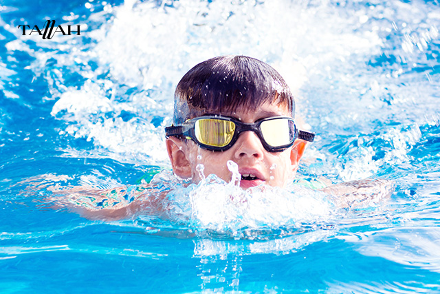 فوائد السباحة للاطفال في الشتاء